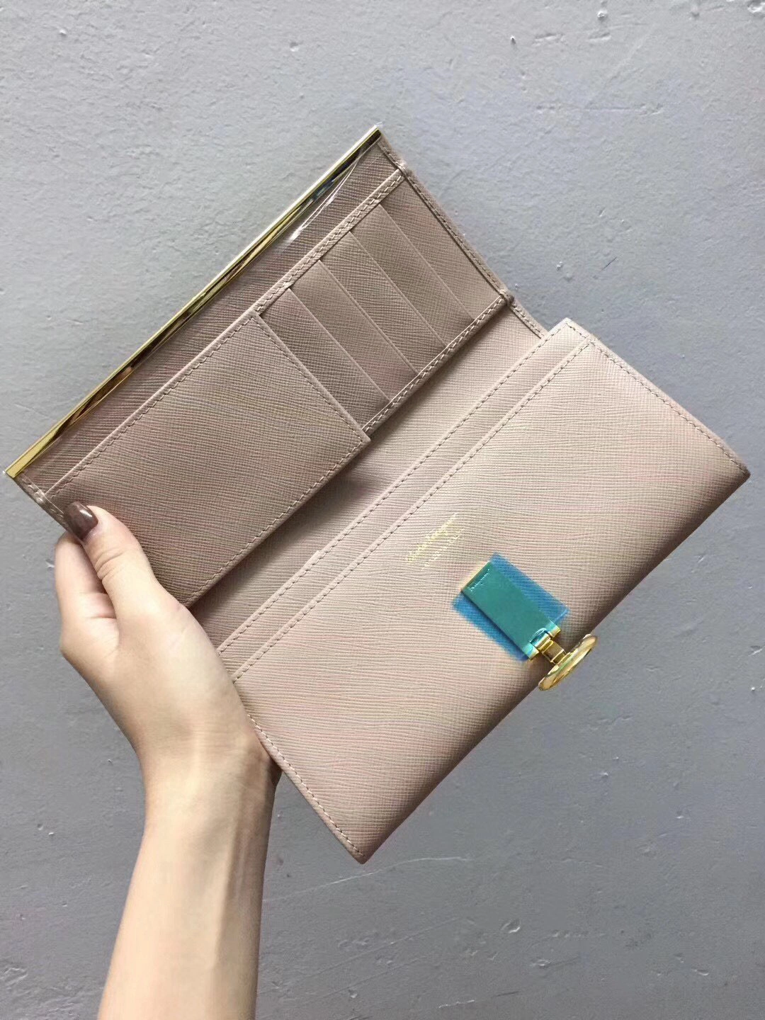 MOMO--- Big Cowhide Gancio counters quality item : 202B39K2534