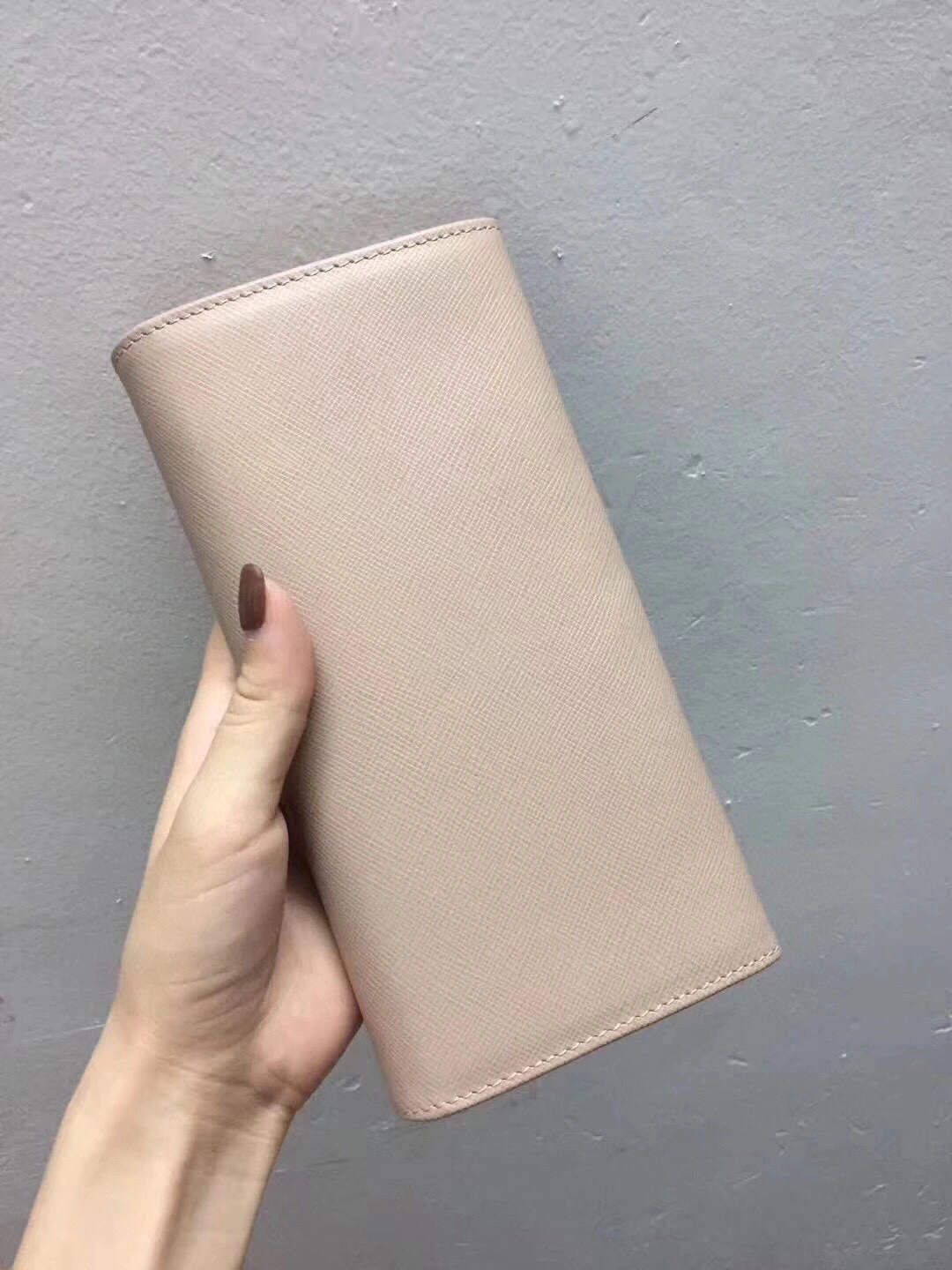 MOMO--- Big Cowhide Gancio counters quality item : 202B39K2534