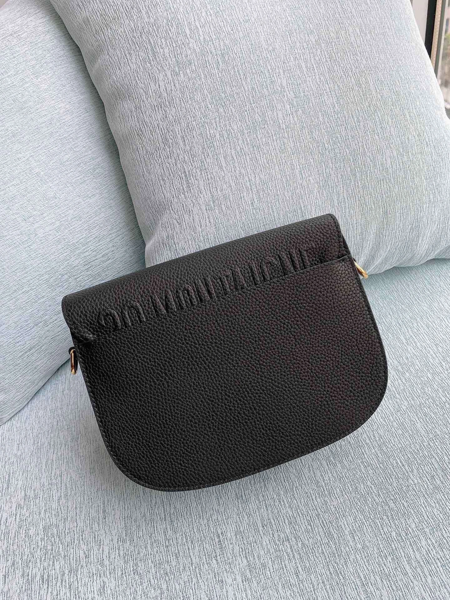 *MOMO--- Bobby item :063B00E1948-2