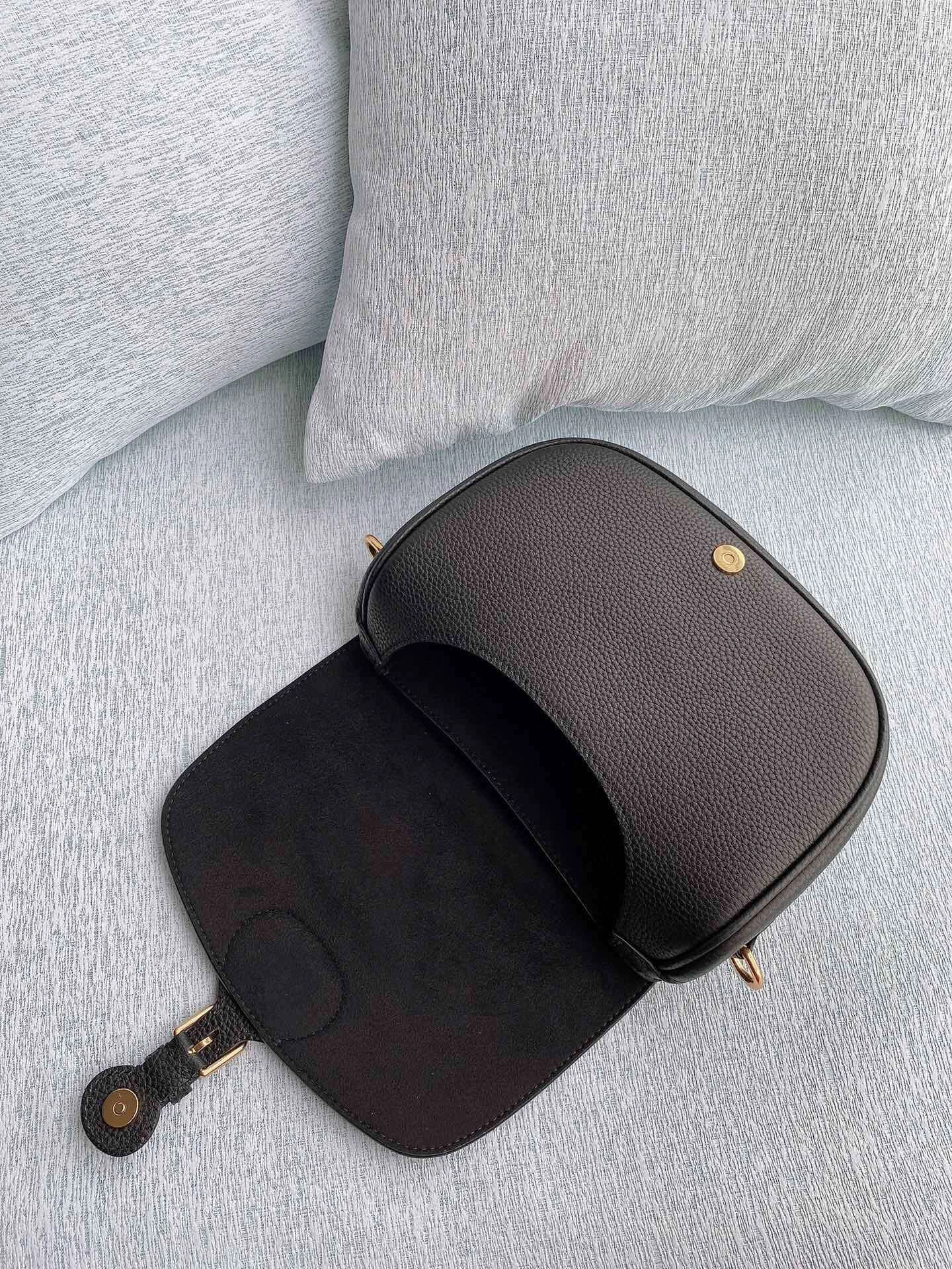 *MOMO--- Bobby item :063B00E1948-2