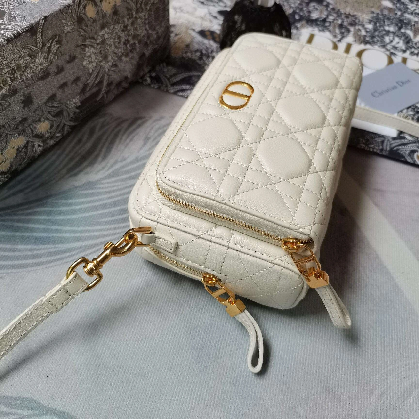 MOMO--- CARO 5037 3 colour item :063B00E2047-3
