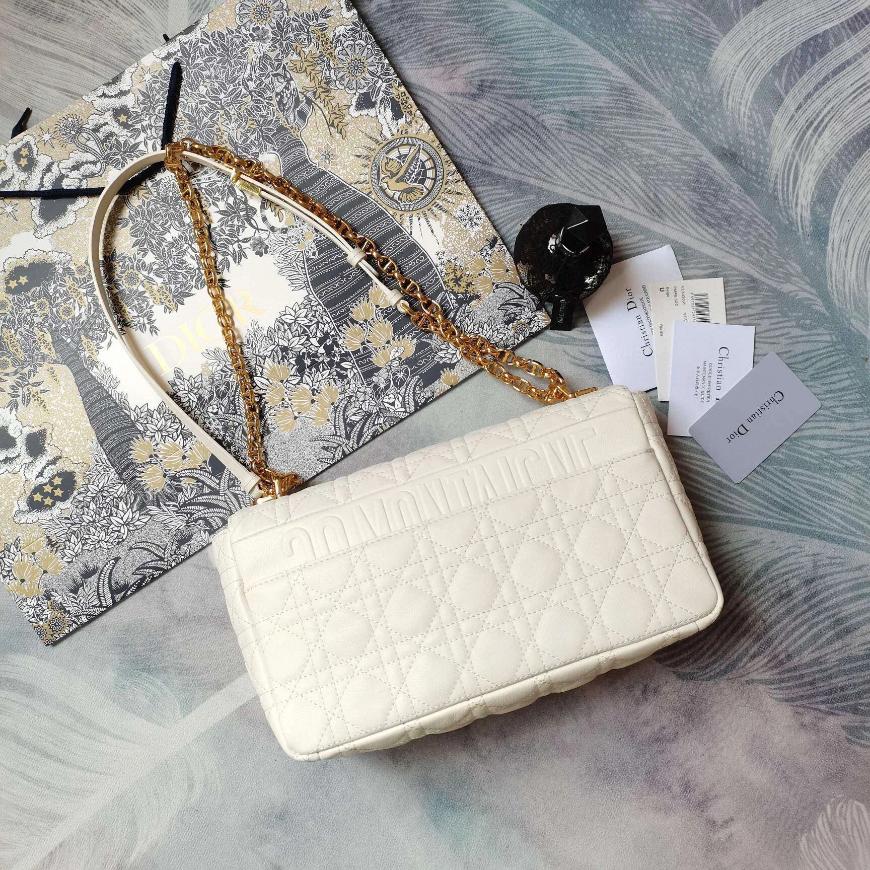 *MOMO--- CARO 9243 item :063B00E2040