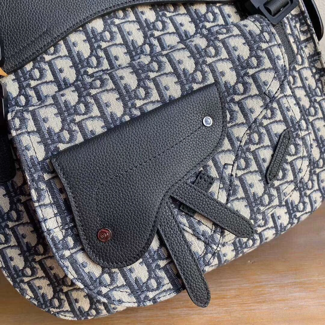 MOMO--- Calfskin Oblique item :063B140E2011