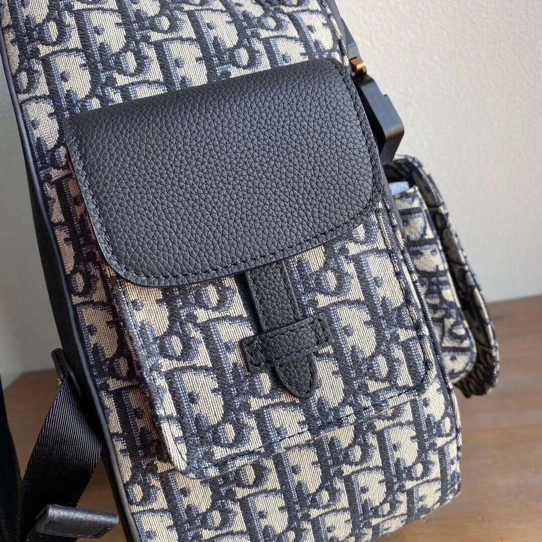 MOMO--- Calfskin Oblique item :063B140E2011