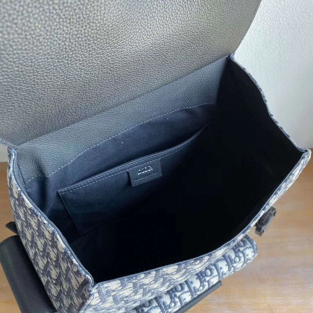 MOMO--- Calfskin Oblique item :063B140E2011