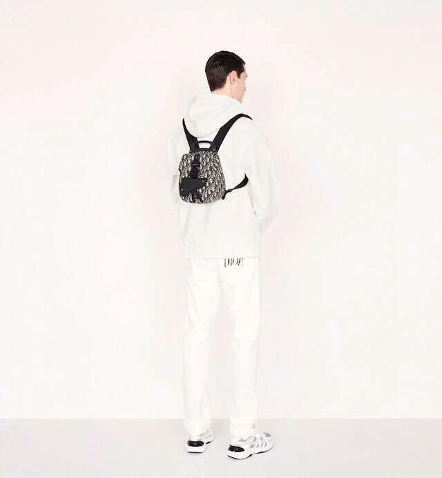 *MOMO--- Calfskin Oblique item :063B85E2010
