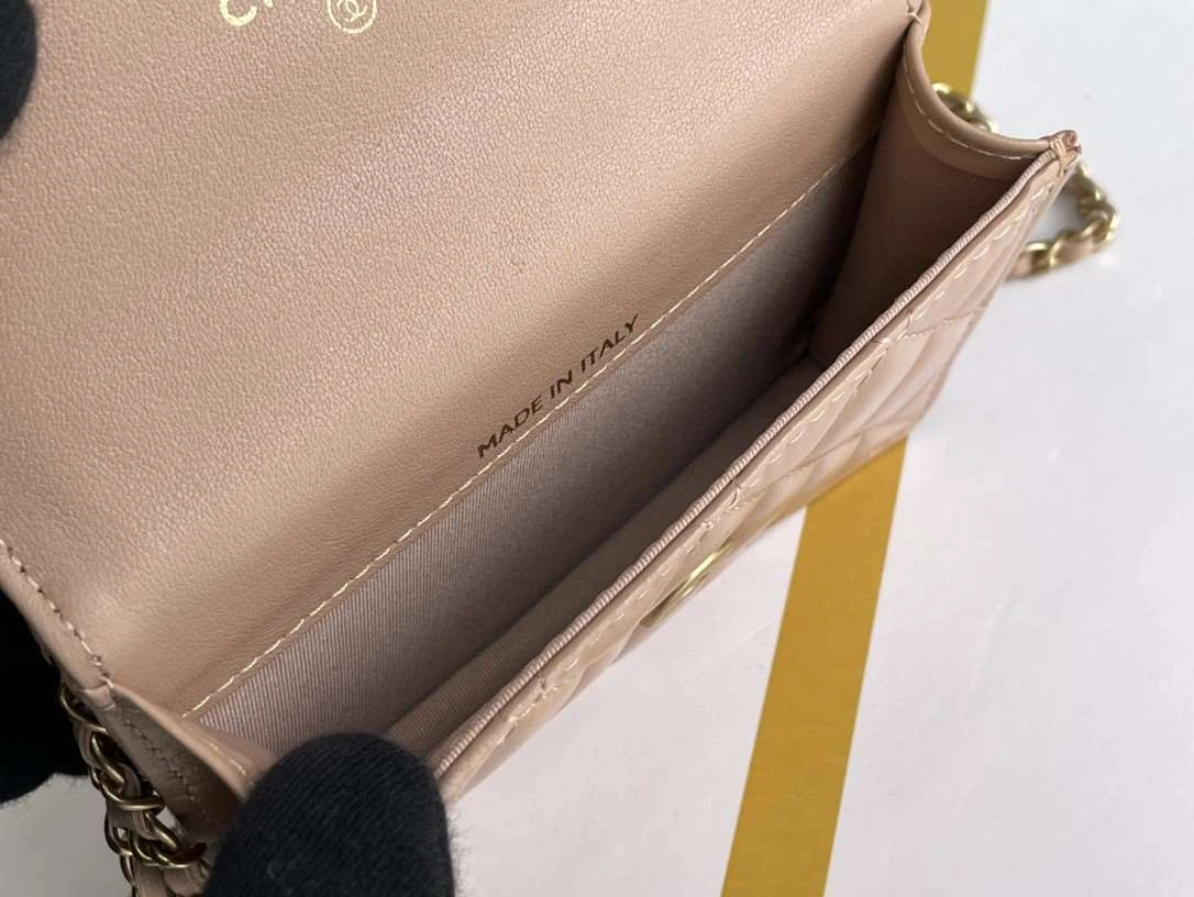 *MOMO--- Calfskin item : 009B00G2216