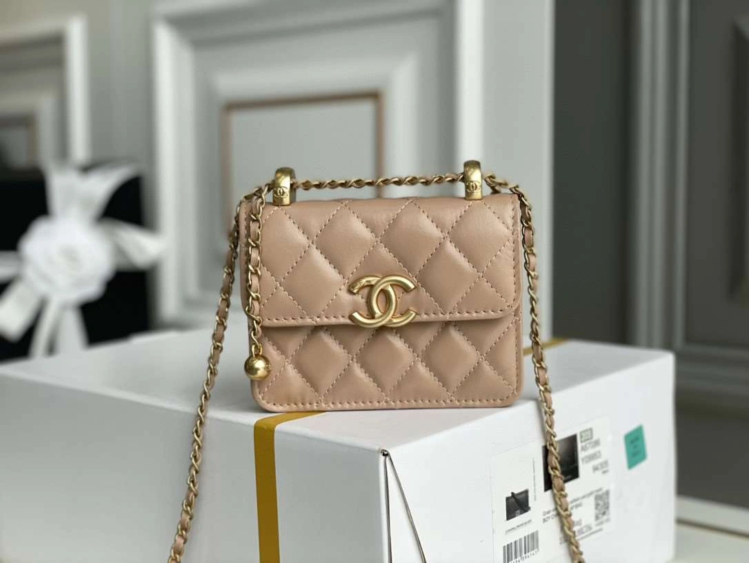 *MOMO--- Calfskin item : 009B00G2216