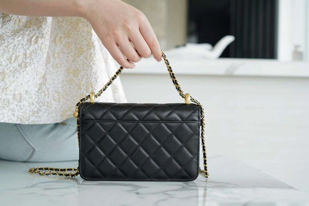 *MOMO--- Calfskin item : 00B118G2337