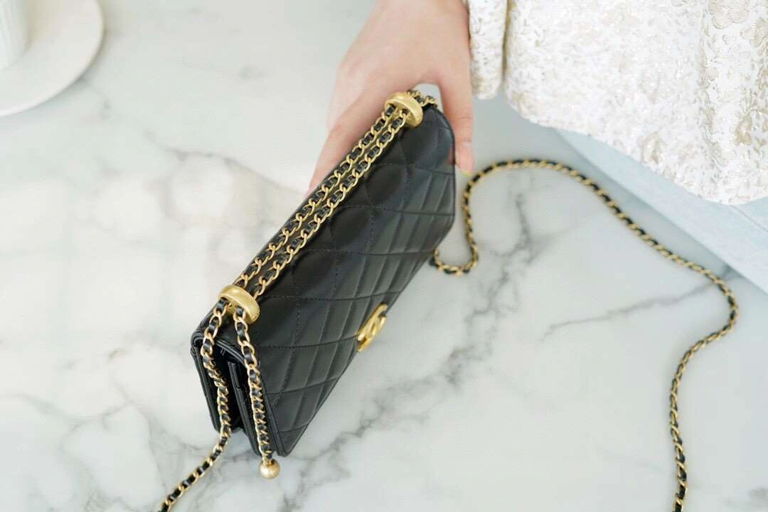 *MOMO--- Calfskin item : 00B118G2337