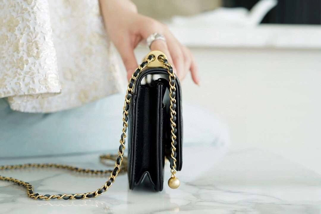 *MOMO--- Calfskin item : 00B118G2337