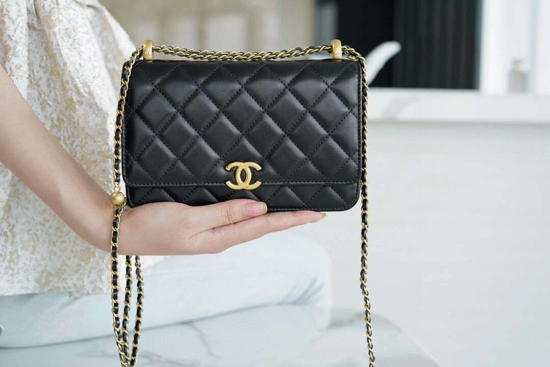 *MOMO--- Calfskin item : 00B118G2337