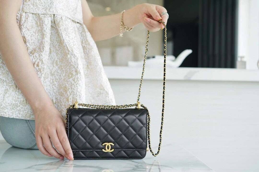 *MOMO--- Calfskin item : 00B118G2337