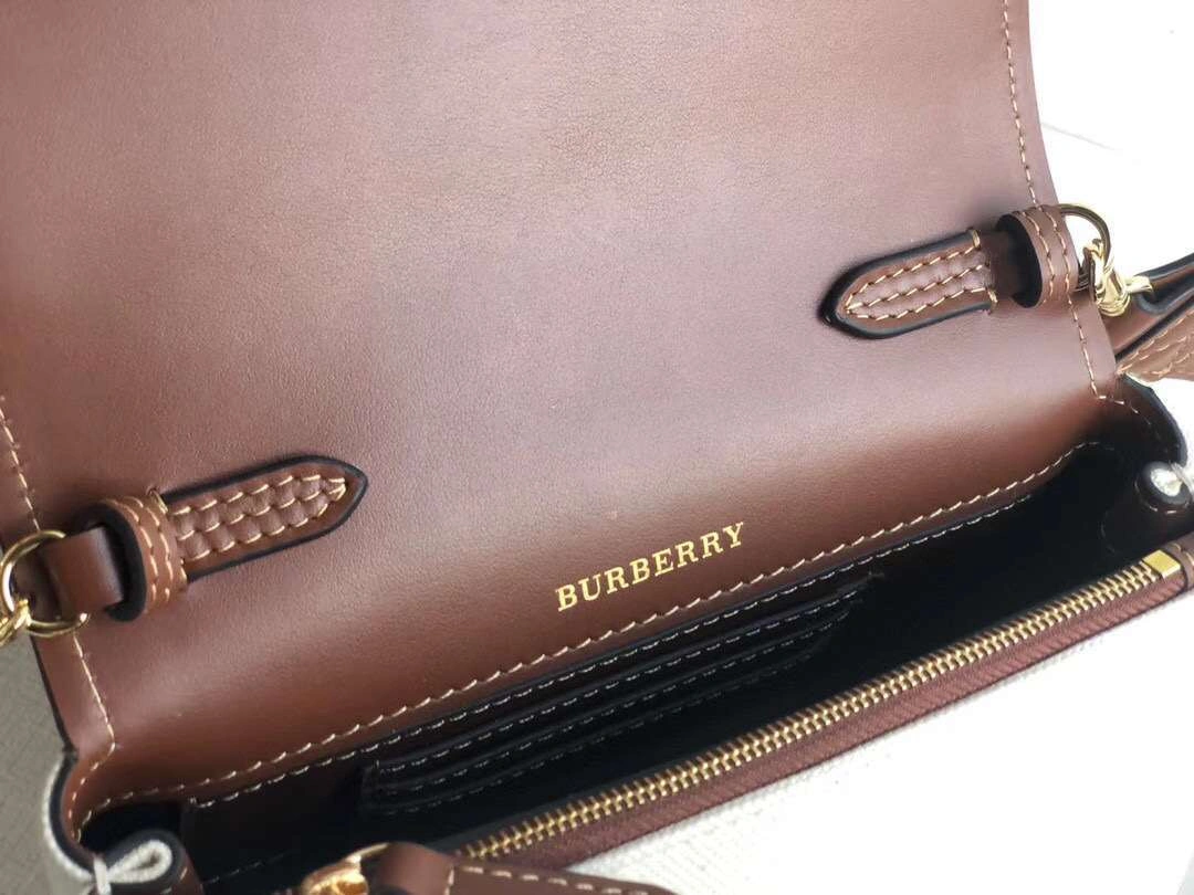 MOMO----Canvas Horseferry item : 278B40A0254