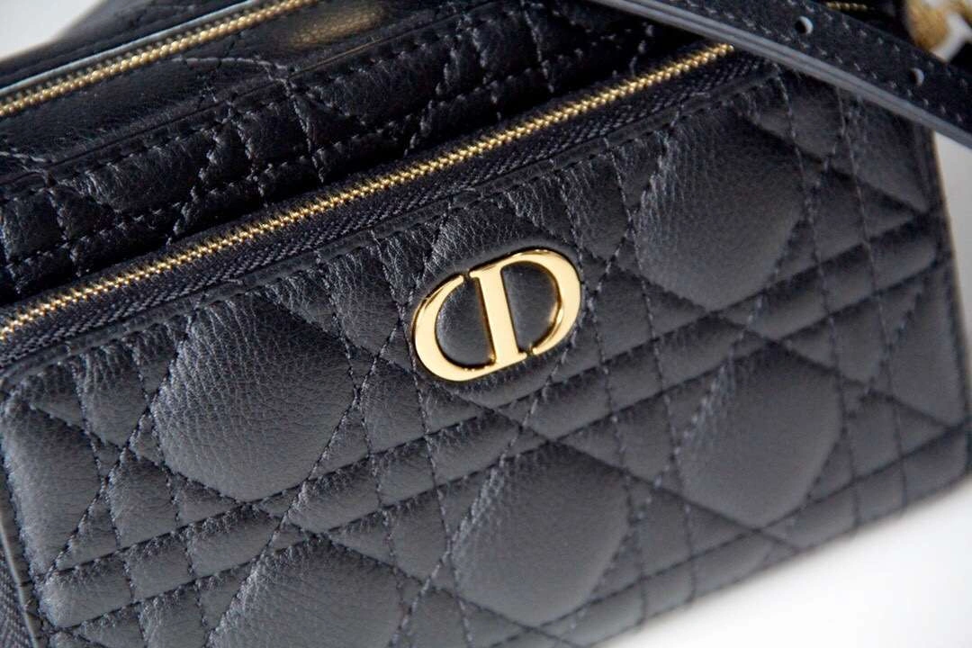 *MOMO--- Caro item :063B00E1934