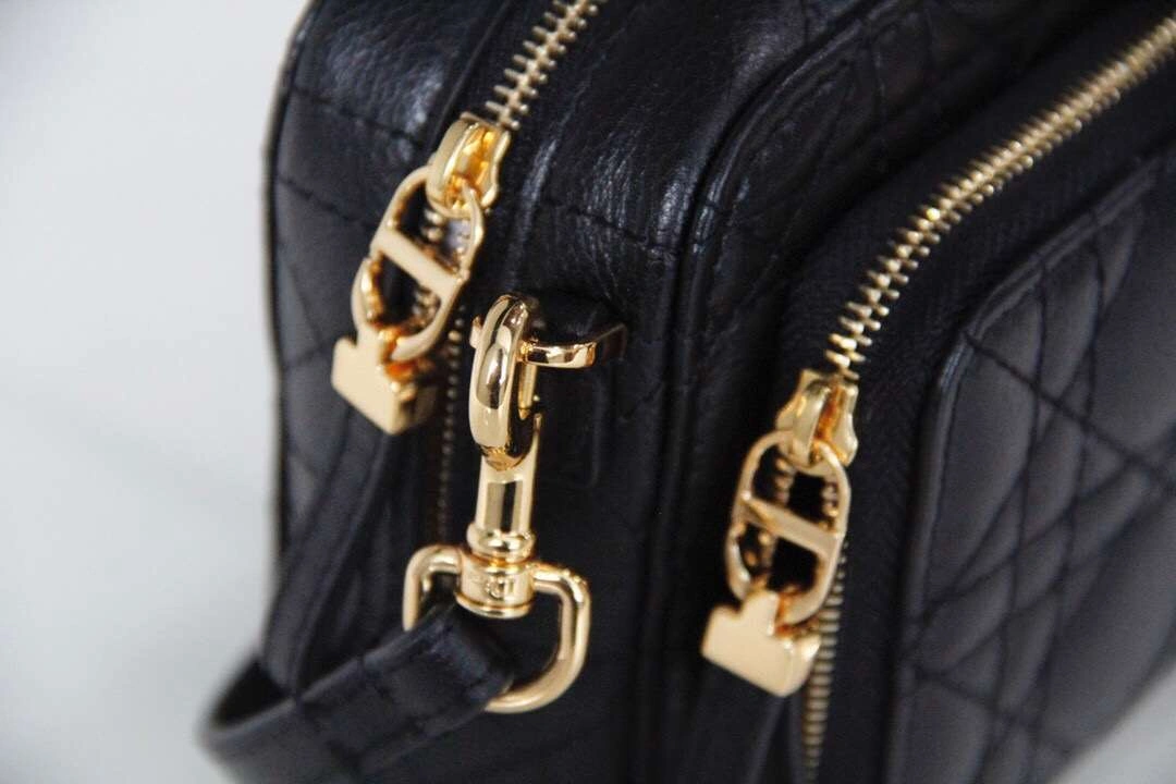 *MOMO--- Caro item :063B00E1934