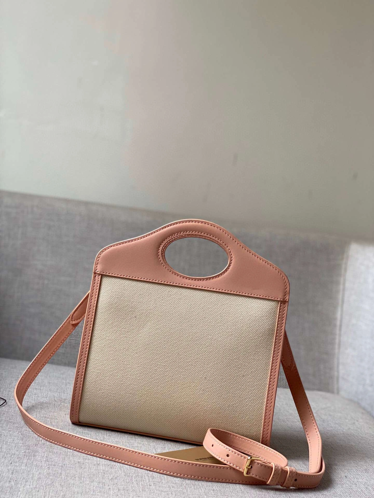 MOMO----Cowhide item : 278X51A2717-3