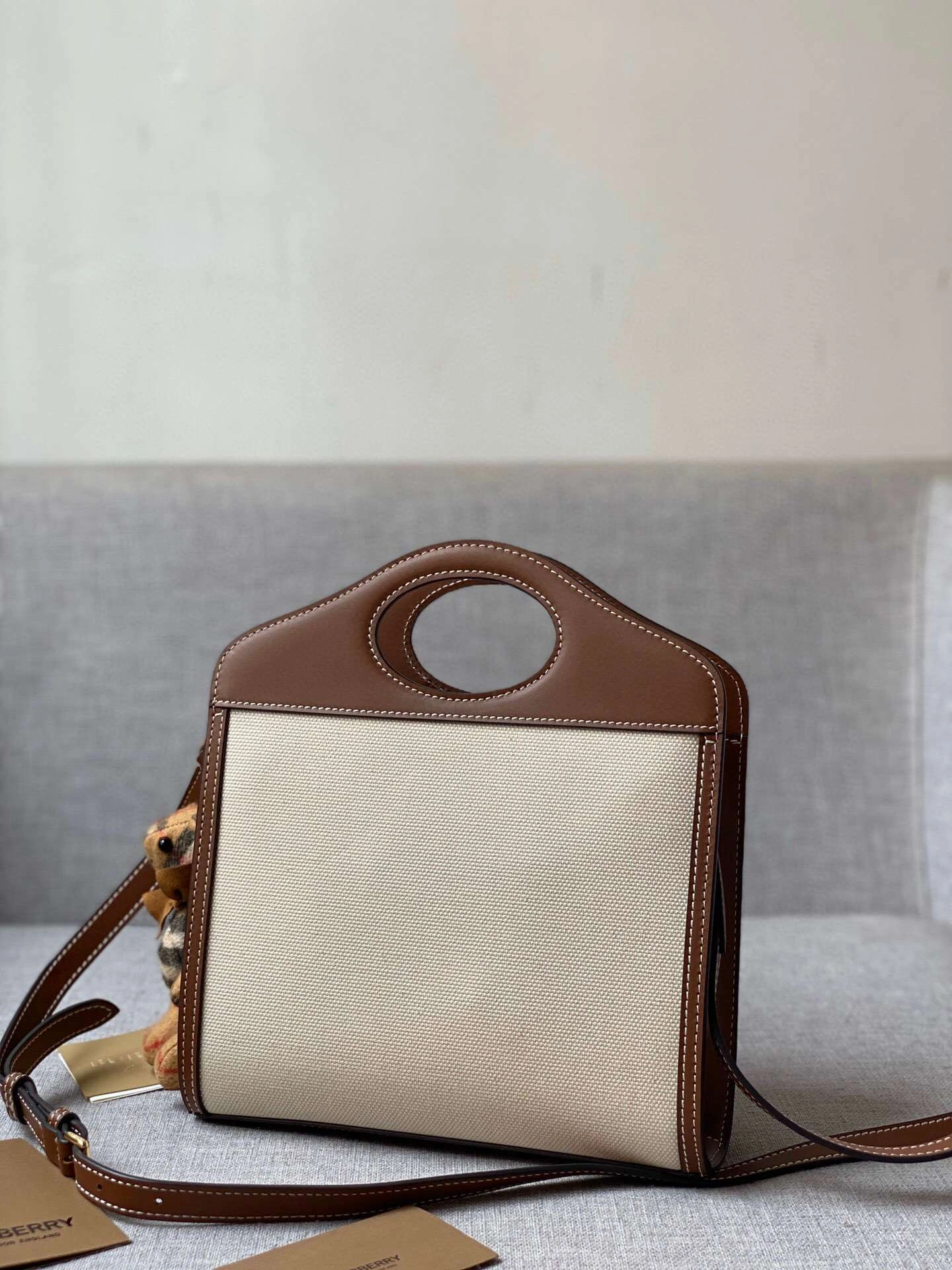 MOMO----Cowhide item : 278X51A2717-3