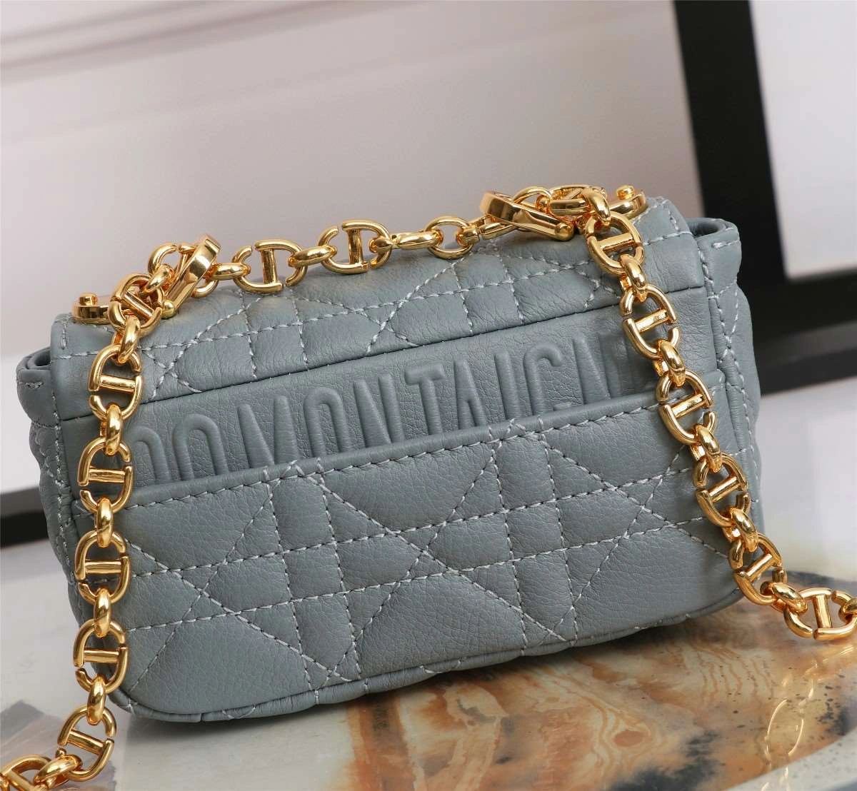 *MOMO--- D6410 item : A-B00H2309A