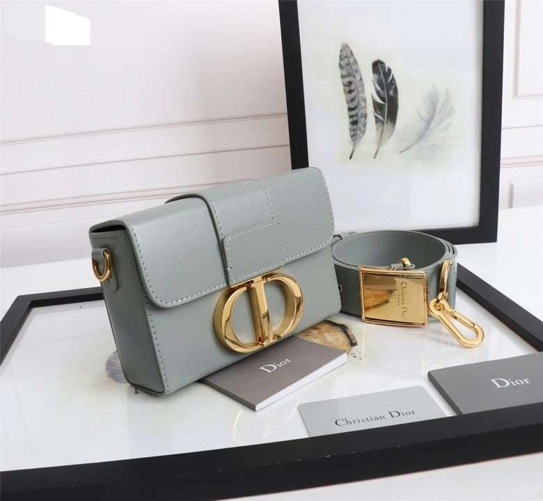 *MOMO--- D6713-1 cowhide item : A-B118H0626L