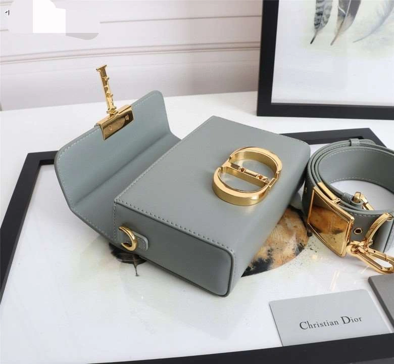 *MOMO--- D6713-1 cowhide item : A-B118H0626L