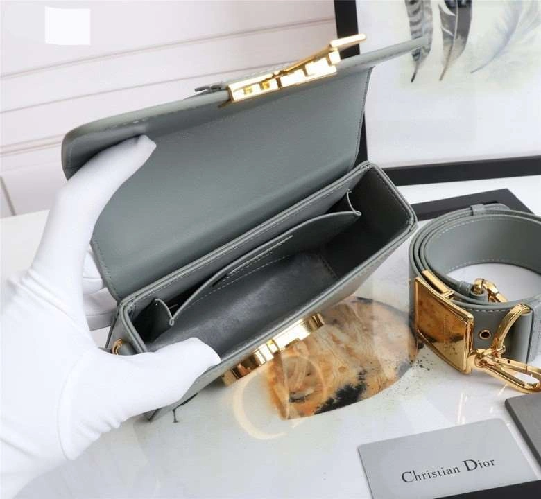 *MOMO--- D6713-1 cowhide item : A-B118H0626L
