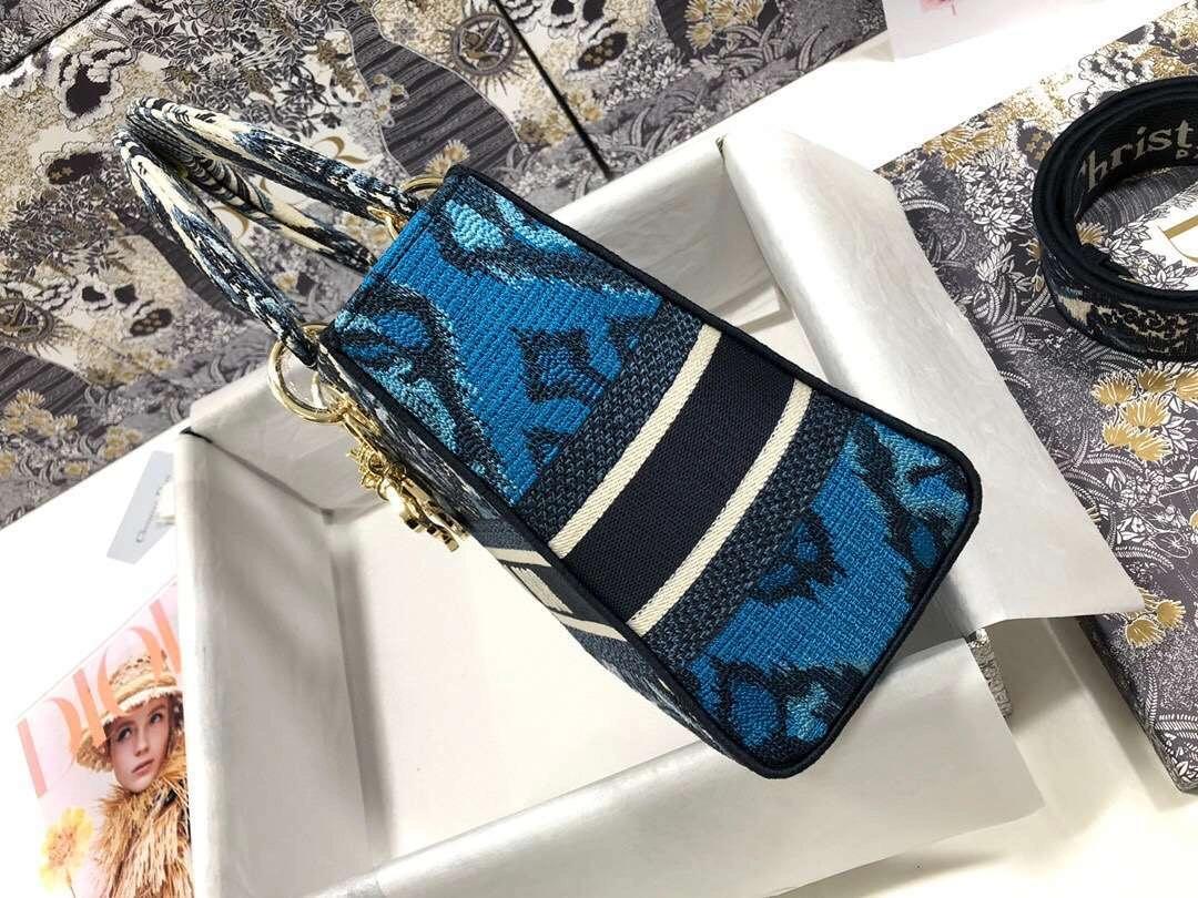 MOMO--- Lady embroidery M0565 item :063B00E2107