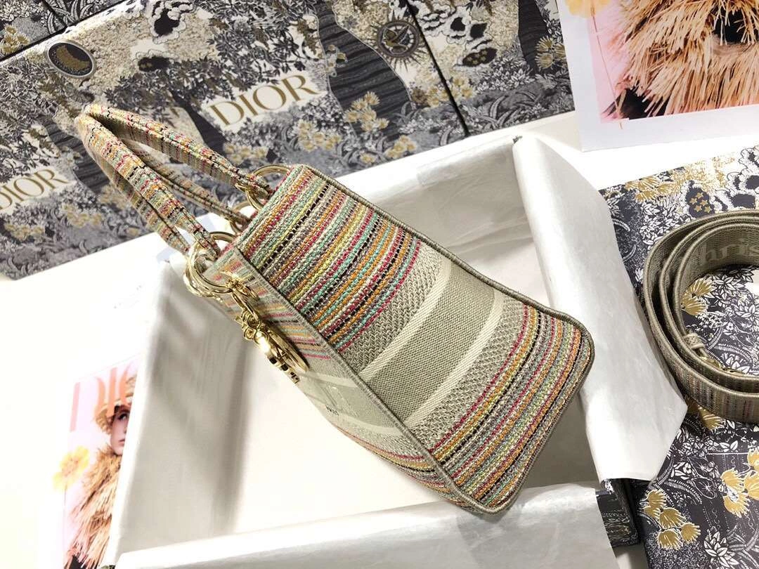MOMO--- Lady embroidery M0565 item :063B00E2111