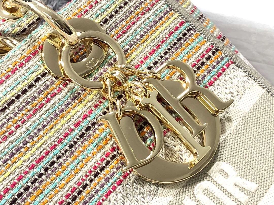 MOMO--- Lady embroidery M0565 item :063B00E2111
