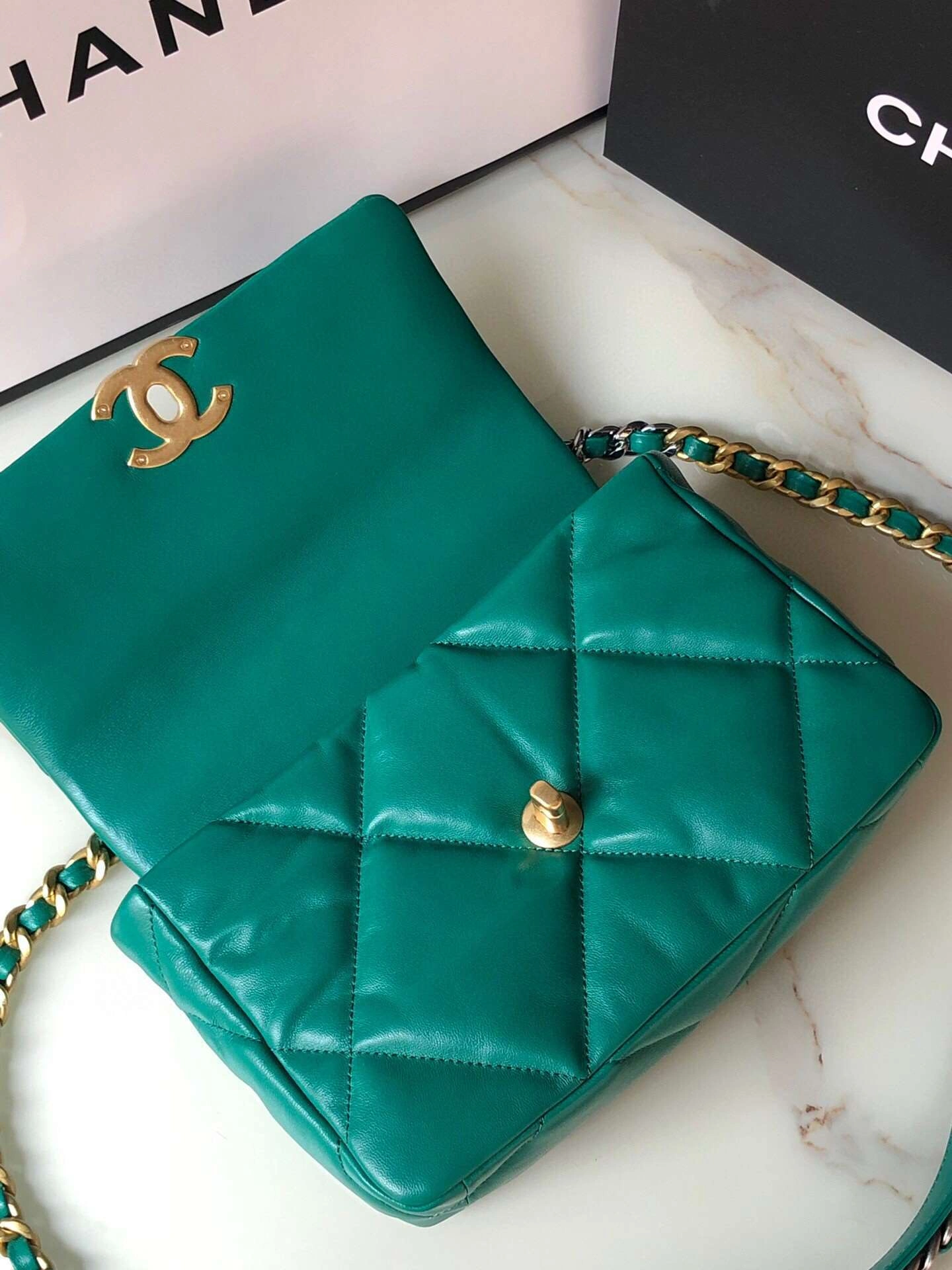 *MOMO--- Lambskin item : A-B307G2839