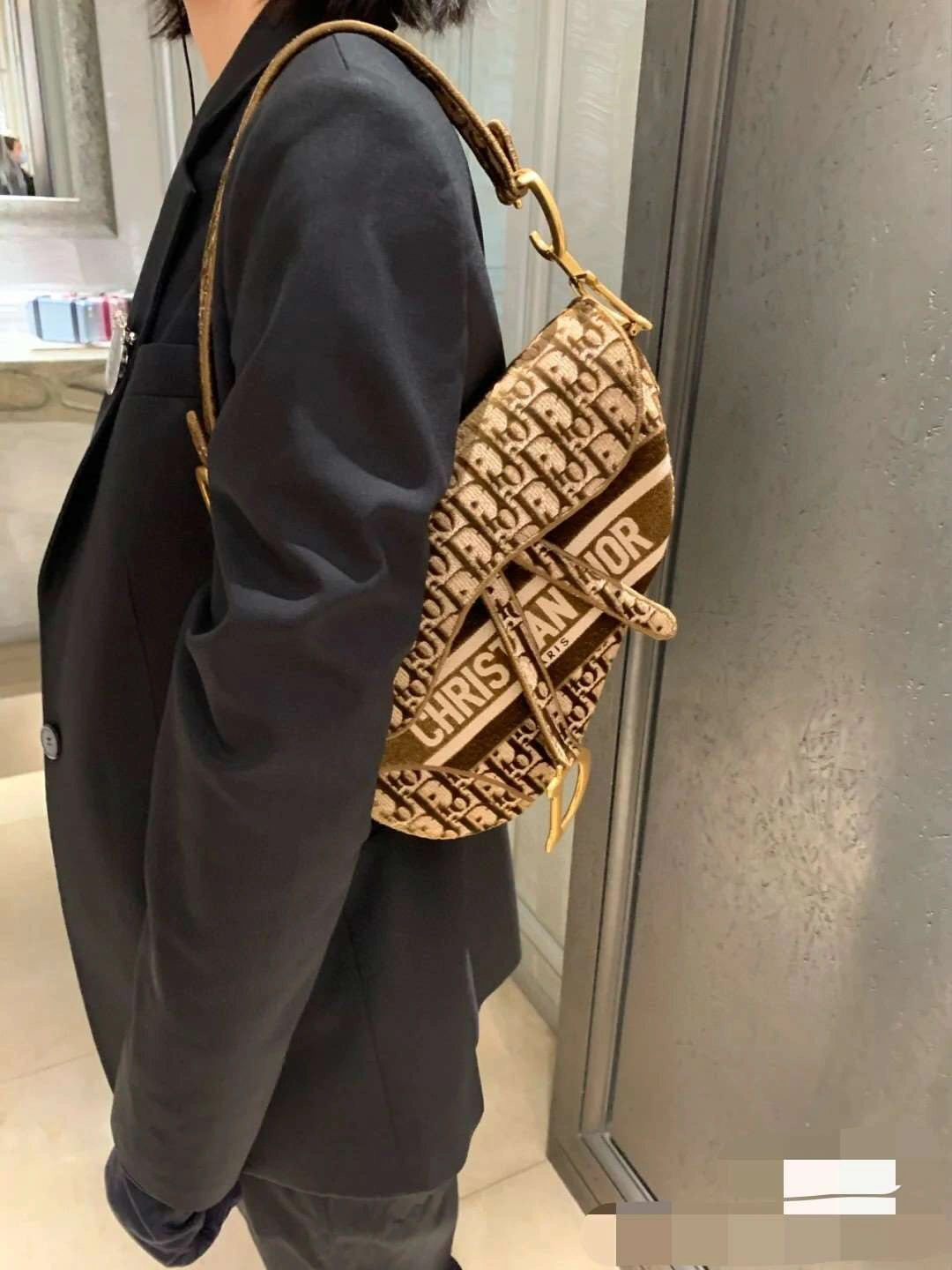 *MOMO--- M0446CWVF-M747 item : A-B271H0608L