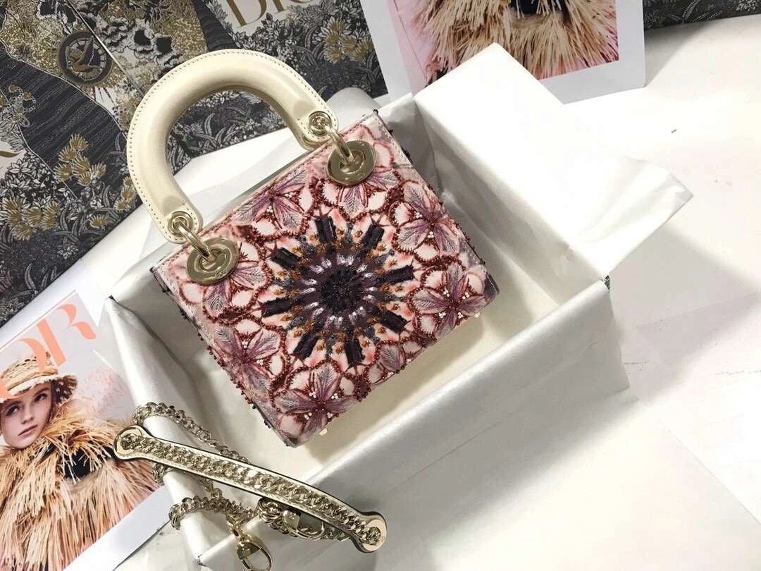 MOMO--- M0505 embroidery Calfskin item :063B00E2049