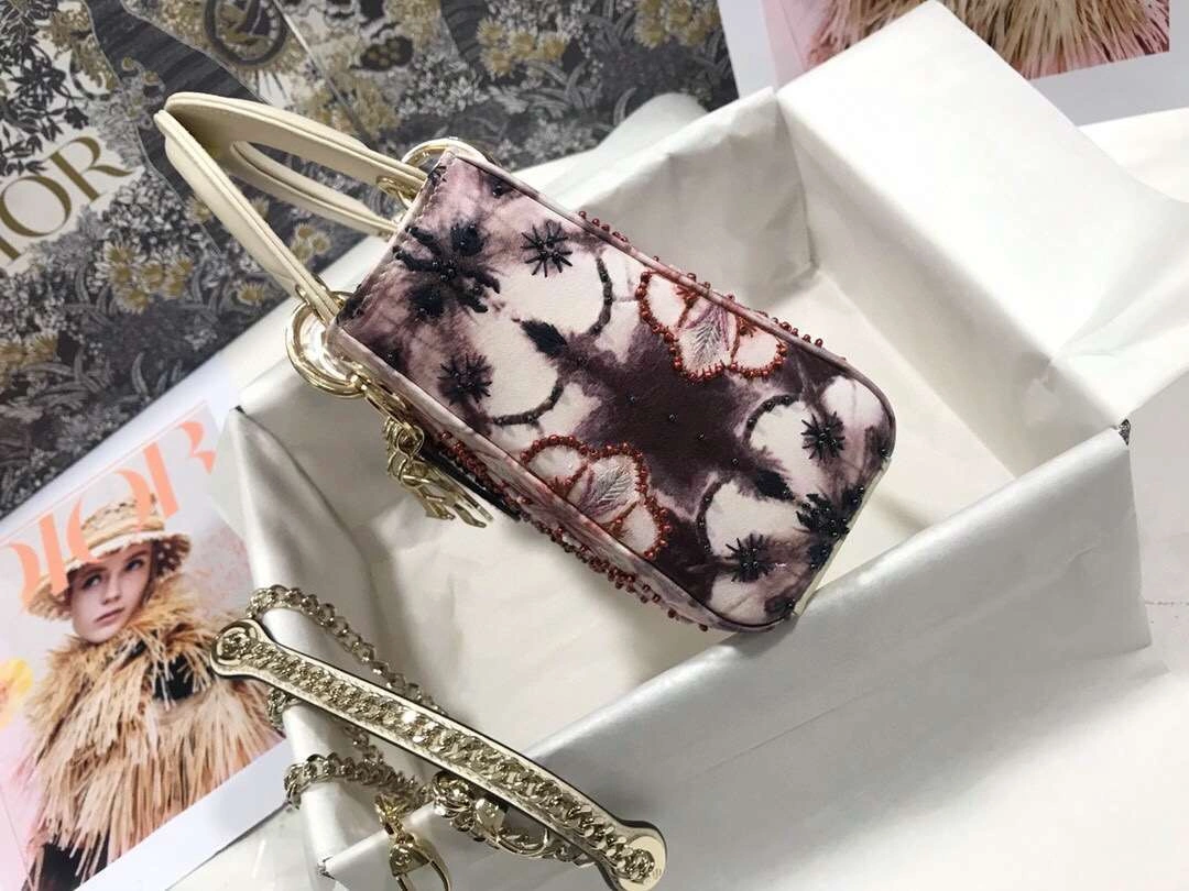 MOMO--- M0505 embroidery Calfskin item :063B00E2049