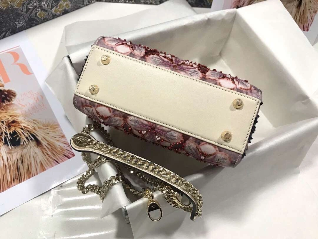 MOMO--- M0505 embroidery Calfskin item :063B00E2049