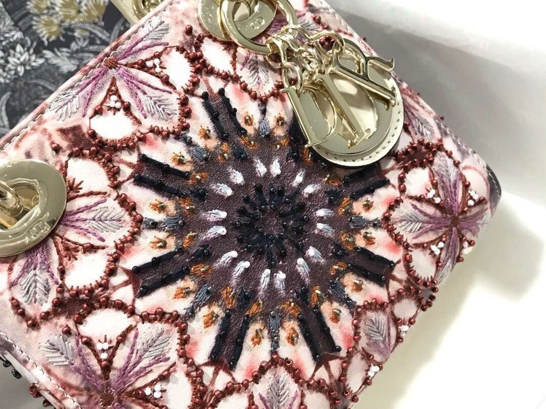 MOMO--- M0505 embroidery Calfskin item :063B00E2049