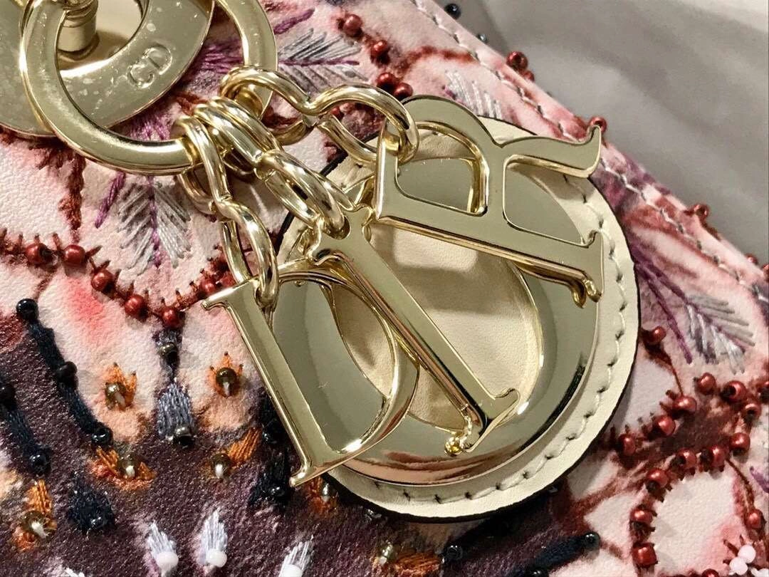MOMO--- M0505 embroidery Calfskin item :063B00E2049