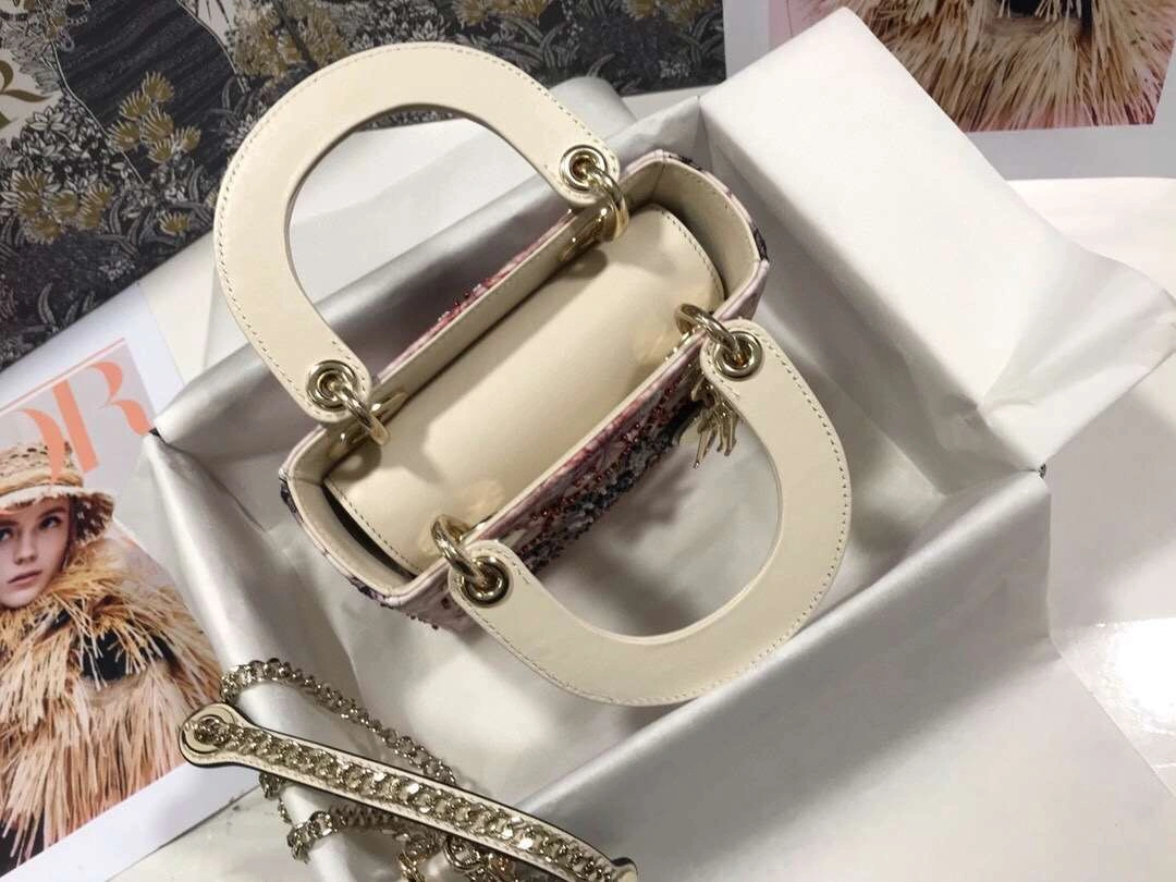 MOMO--- M0505 embroidery Calfskin item :063B00E2049