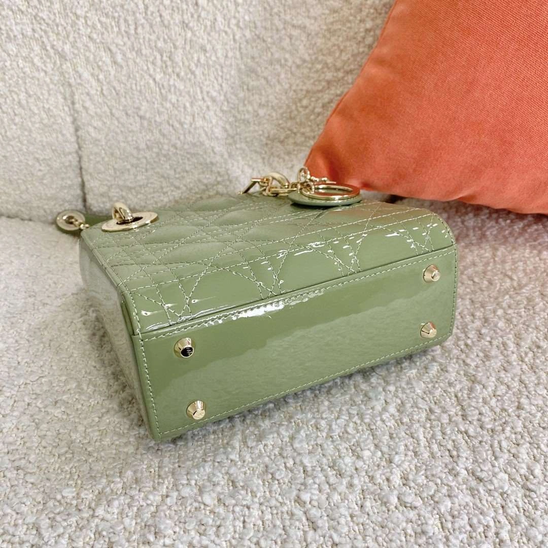 *MOMO--- M0505OWCB-M68P cowhide item : A-B177H0502L