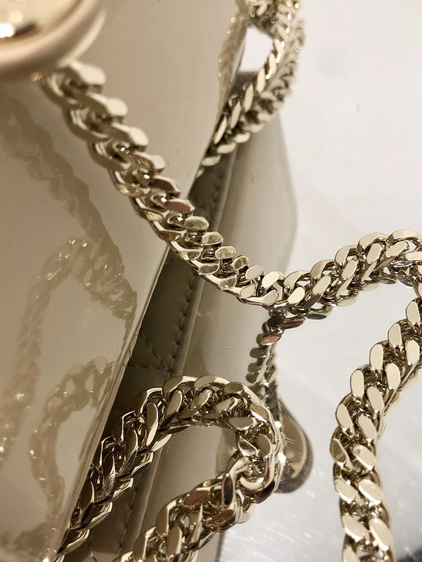 *MOMO--- M0531OWCB-M39U item : A-B00H0625L