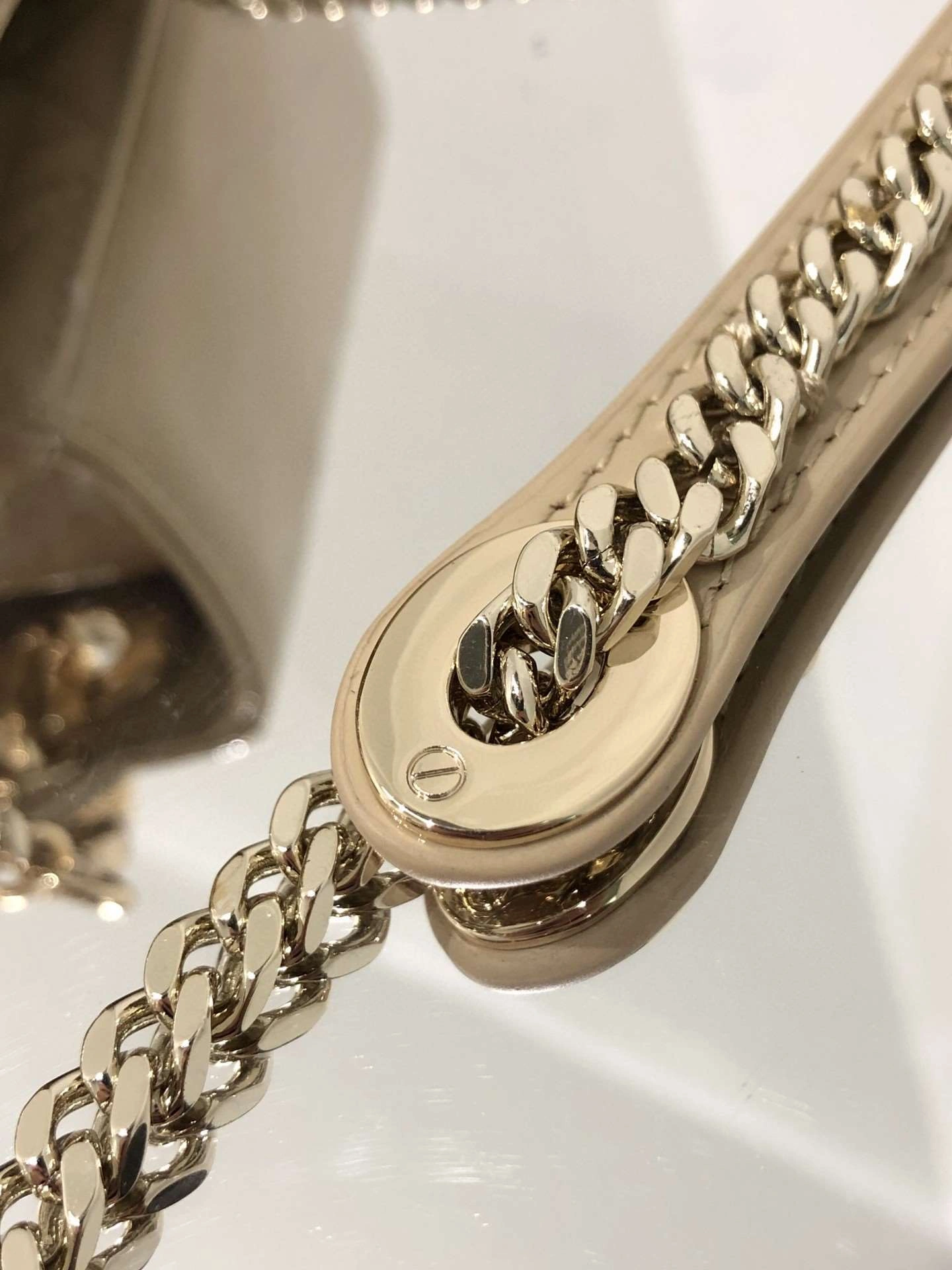 *MOMO--- M0531OWCB-M39U item : A-B00H0625L