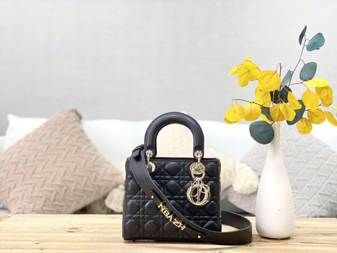 *MOMO--- M0538 sheep hide item : A-B00H0525L