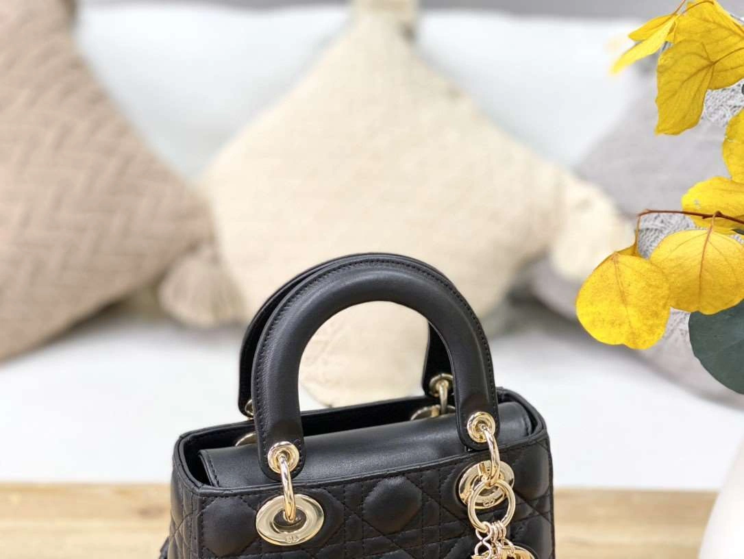*MOMO--- M0538 sheep hide item : A-B00H0525L