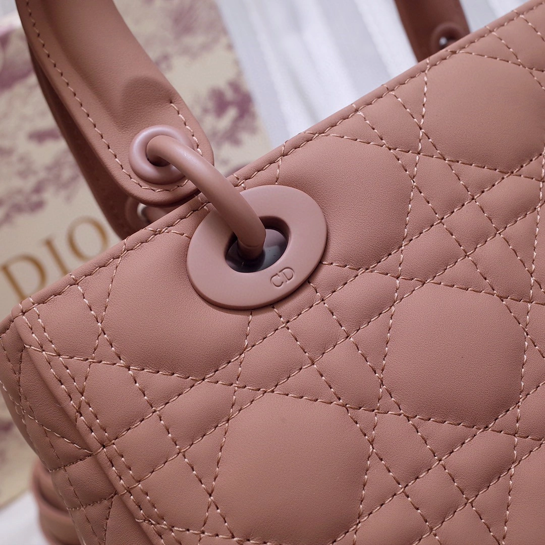 MOMO--- M0565 item : A-B077H2131A