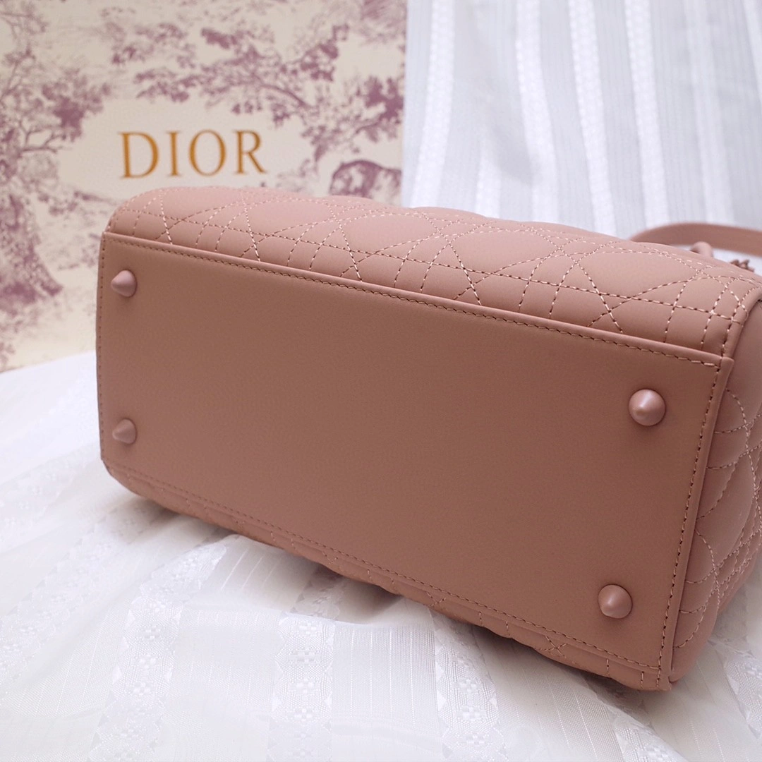 MOMO--- M0565 item : A-B077H2131A