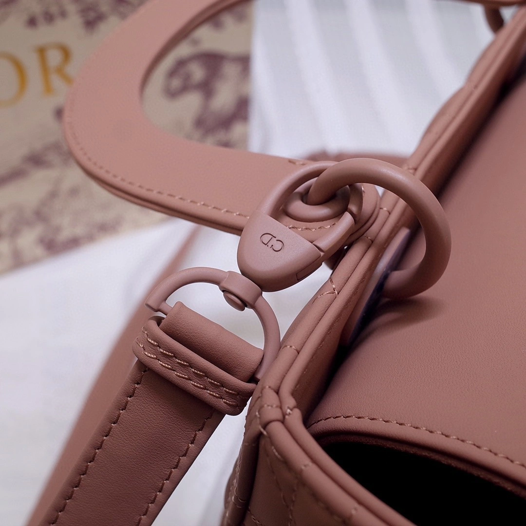 MOMO--- M0565 item : A-B077H2131A