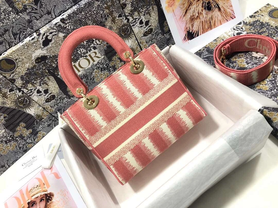 *MOMO--- M0565、2 colour item :063B00E1940-2