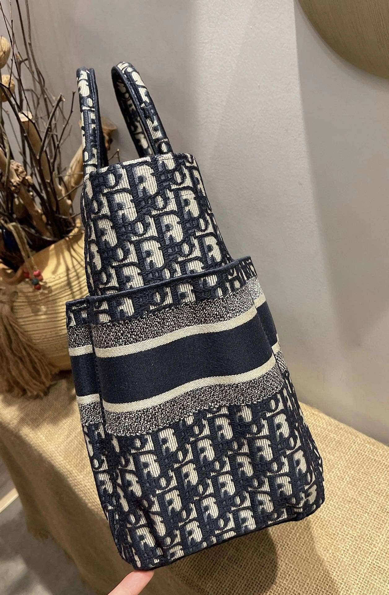 *MOMO--- M1279ZRIW-M928 tote item : A-B340H0510L