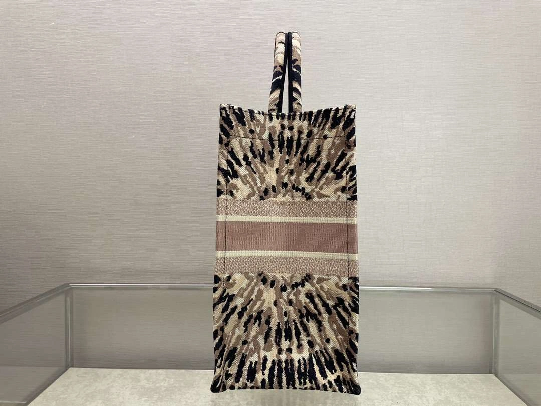 *MOMO--- M1286 TOTE item : A-B00H0515L