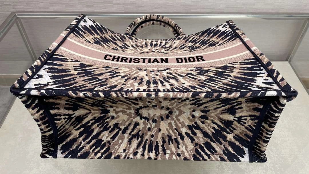 *MOMO--- M1286 TOTE item : A-B00H0515L