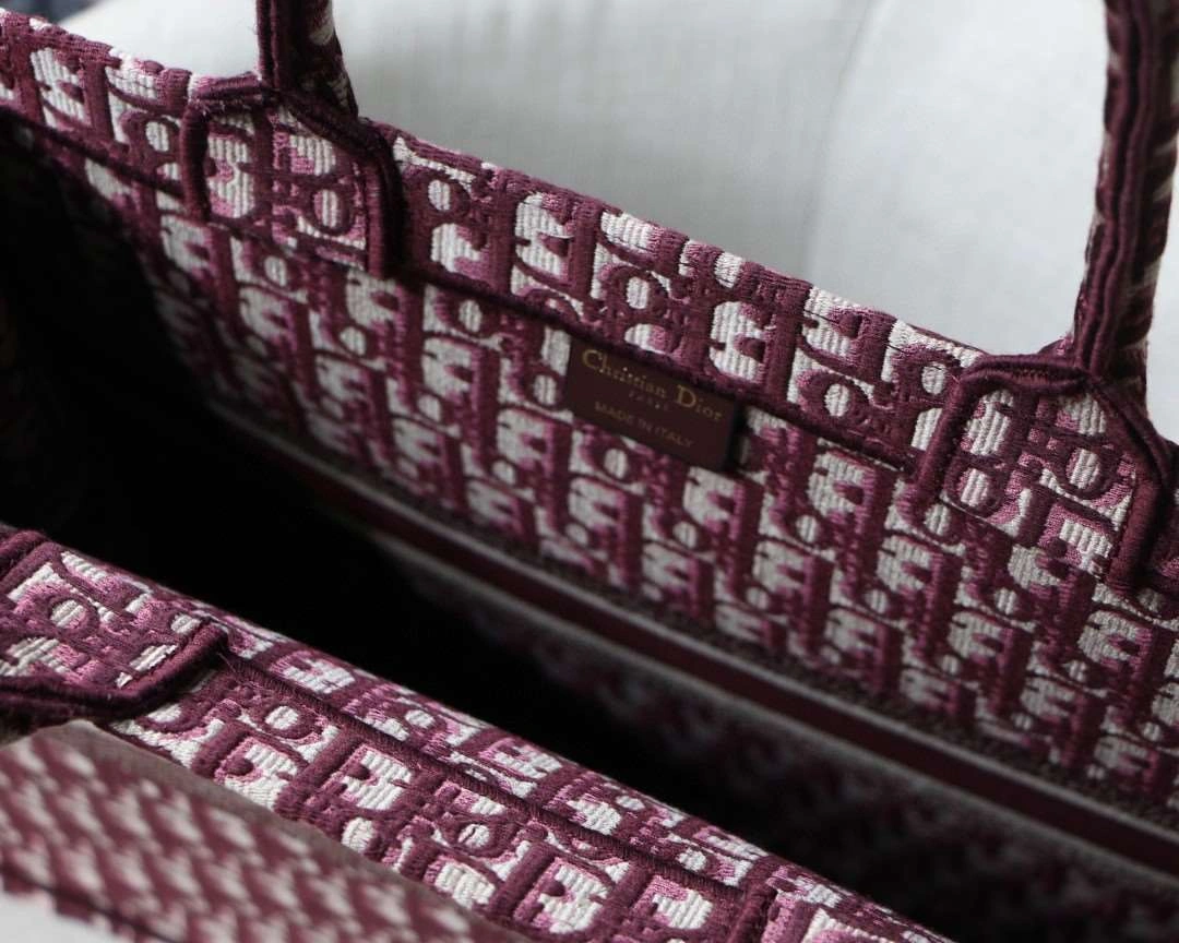 *MOMO--- M1286 Tote item : A-B00H0518L